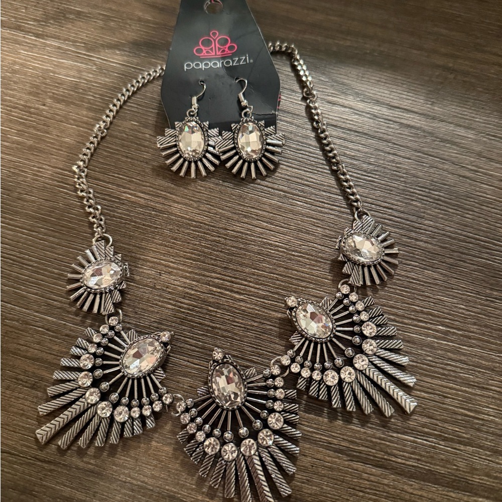 Paparazzi Radiant Silver Necklace